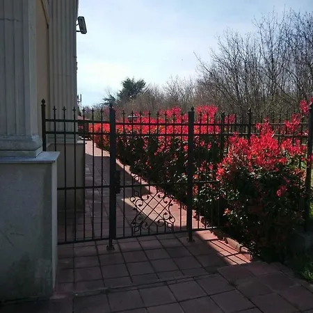Apartment за гости сънрайз флора бийч Pomorie