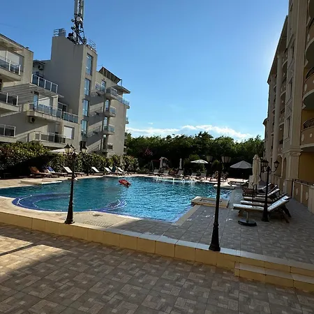 Apartment за гости сънрайз флора бийч Pomorie