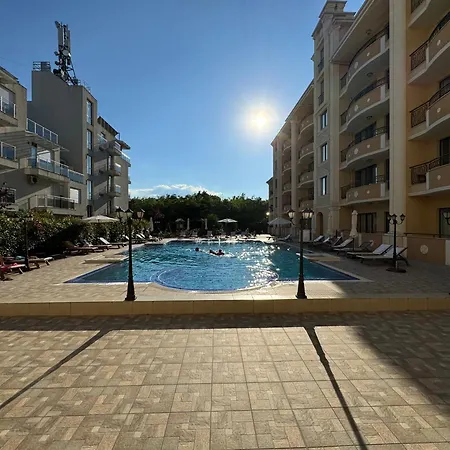 за гости сънрайз флора бийч Apartment *