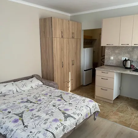 за гости сънрайз флора бийч Apartamento Pomorie
